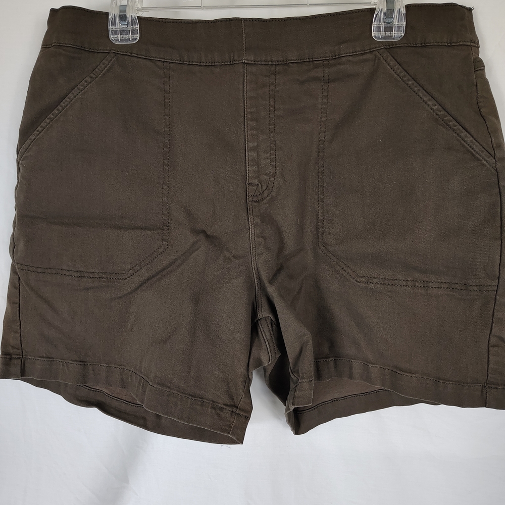 Nautica Women's Dark Army Green Jean Shorts. Size XL.